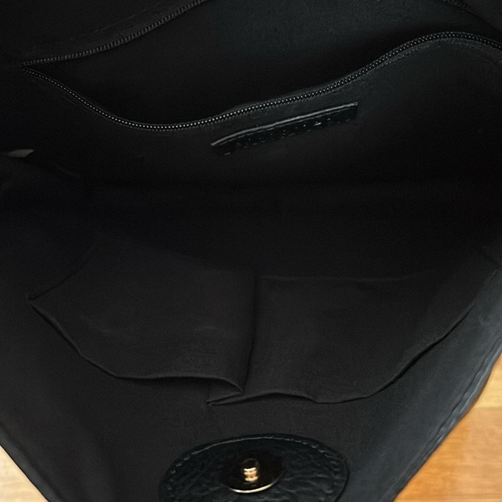Ahdorned Black Bag - Picture 4 of 8